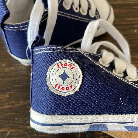 * 3/$10 * Baby slippers - Picture 8 of 8